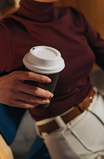 coffee cups with lids