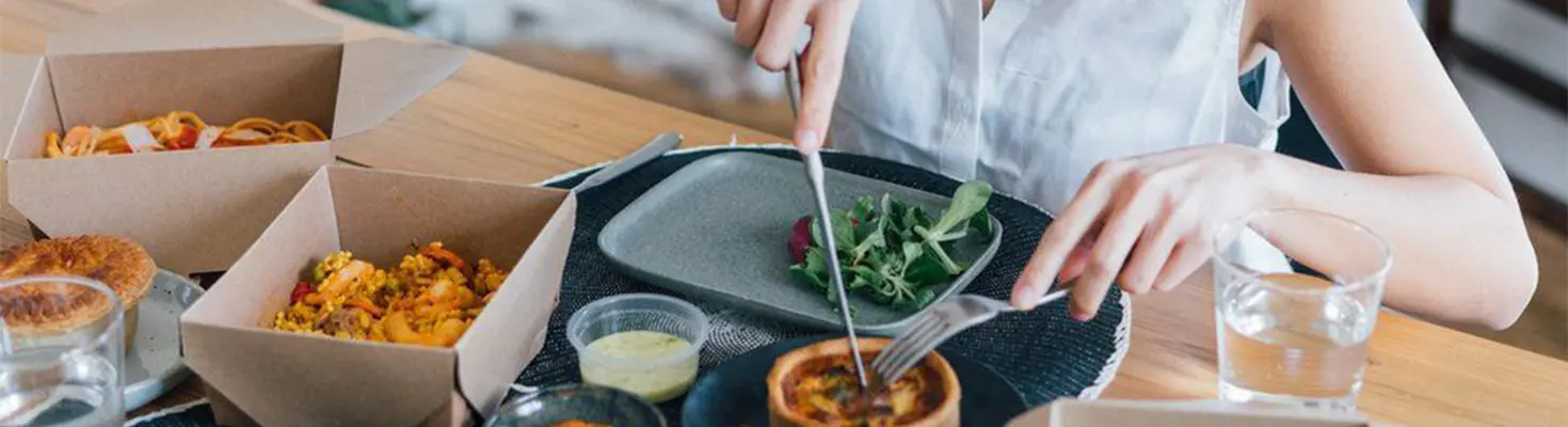 have lunch with kraft paper food container